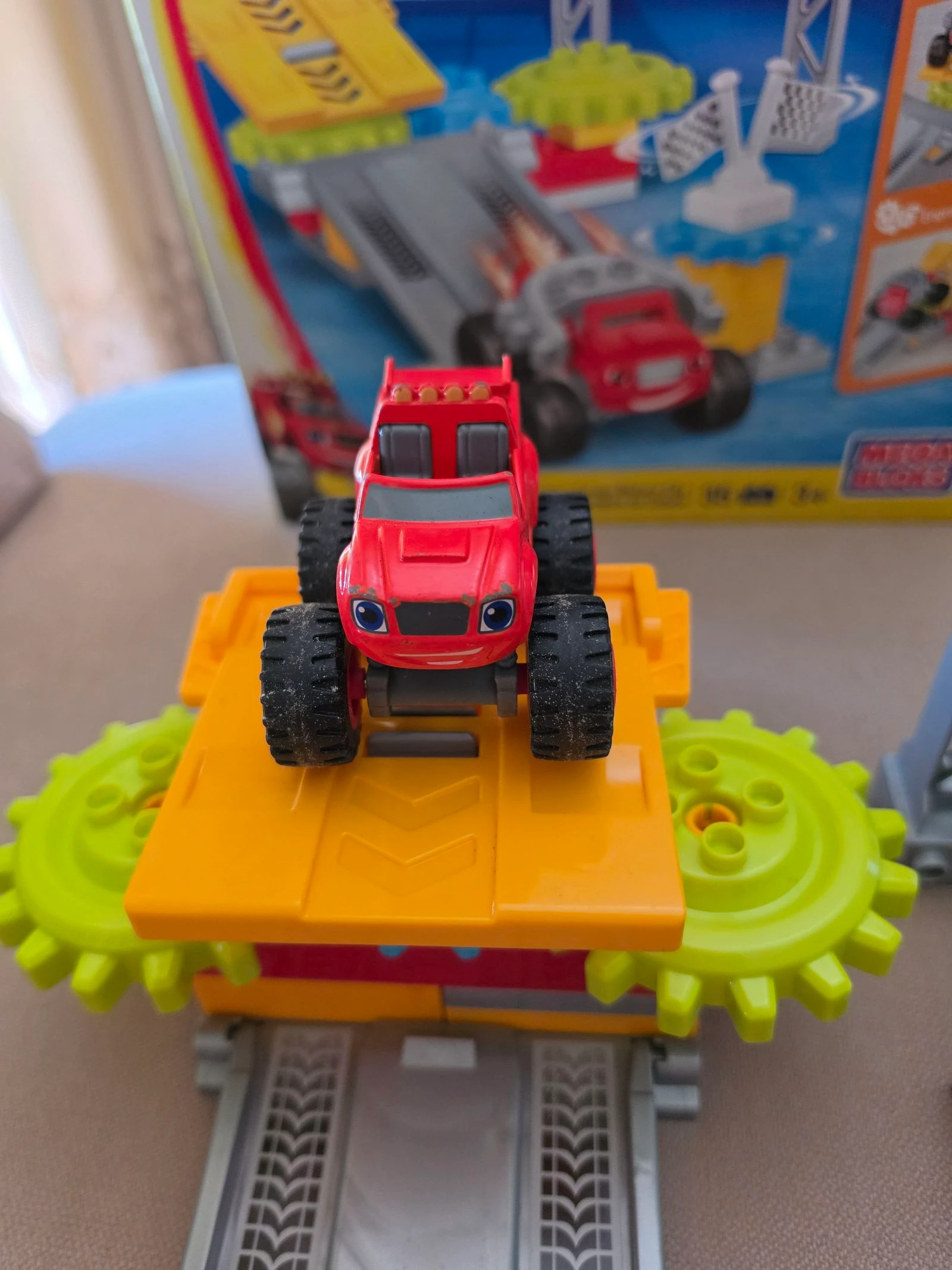 Blaze et les monster machines: Garage Axle City – photo 6